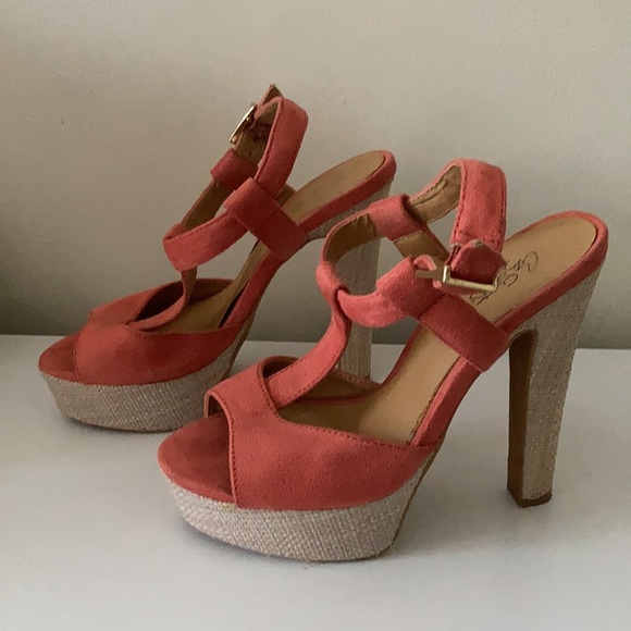 Coral Heels🌺 - Picture 2 of 5